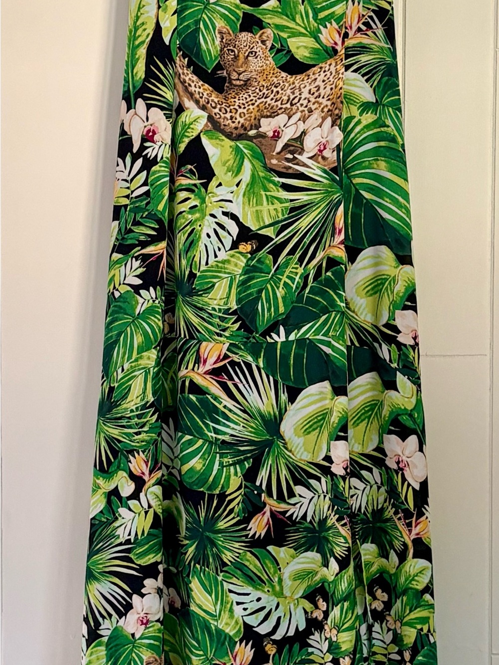 Silky Tropical Leaf Print Maxi Dress in Green